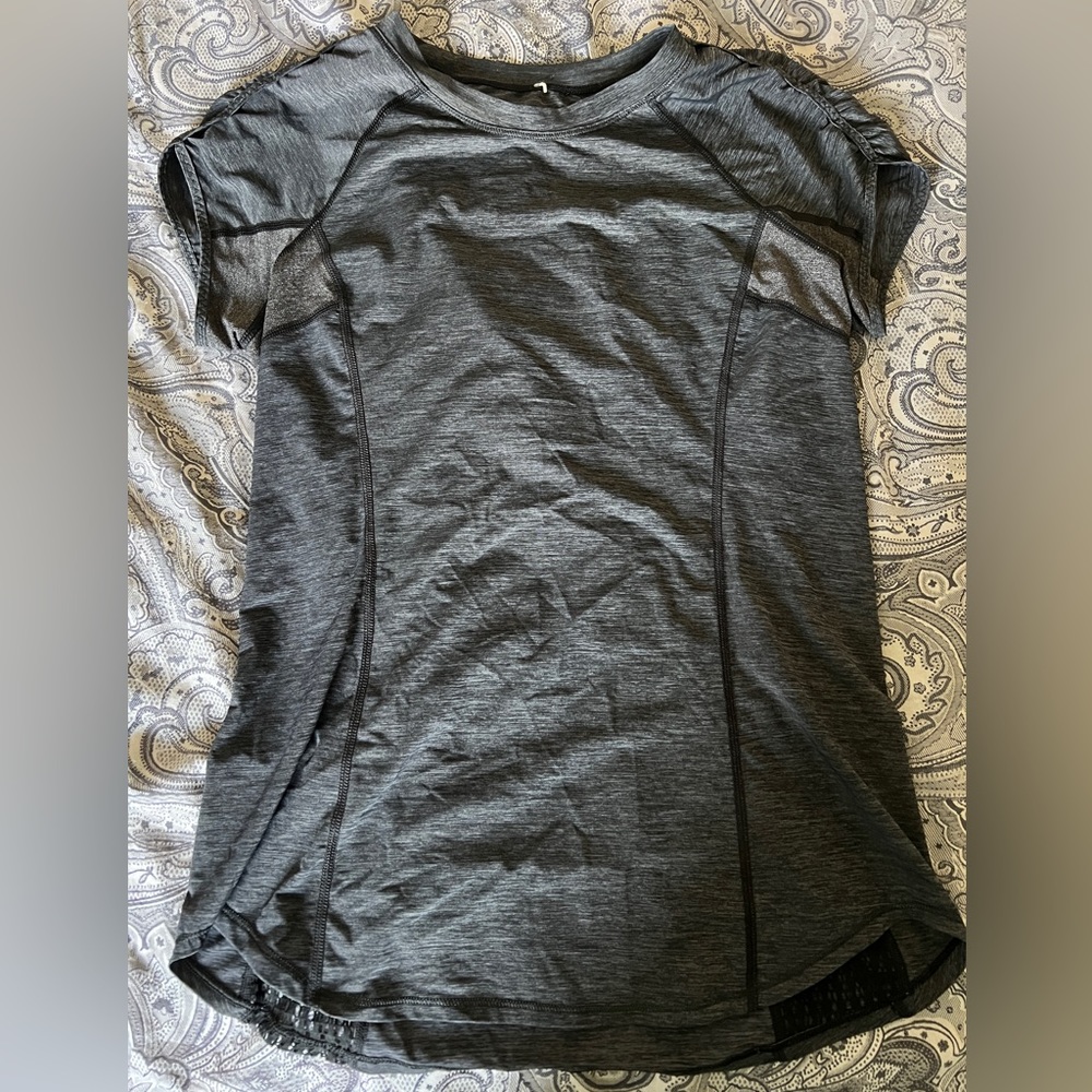 lululemon athletica Gray Short Sleeve Tee